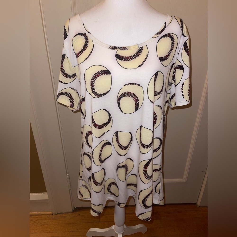 BNWT HTF Lularoe 2XL Baseballs Classic Tee